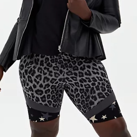 🆕GREY LEOPARD & STAR HEM BIKE SHORTS - Picture 2 of 5